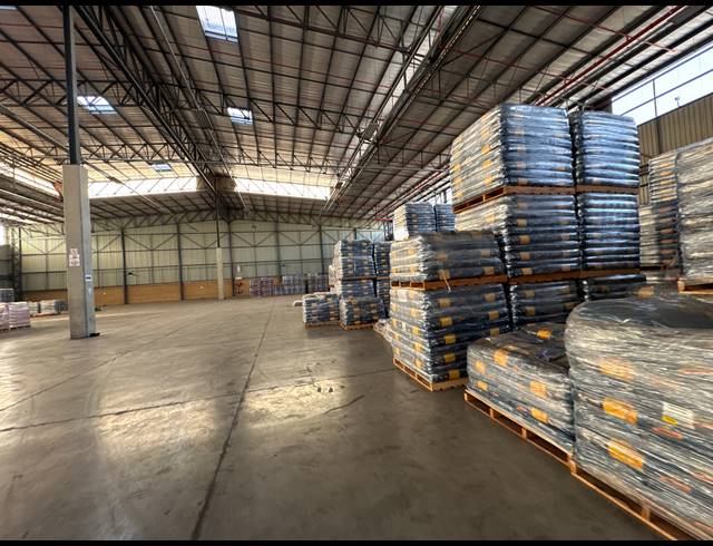 5,860M² WAREHOUSE TO LET IN GOSFORTH PARK
